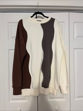 Missguided + Cream, Brown & Dark Brown Wavy Colorblock Crewneck